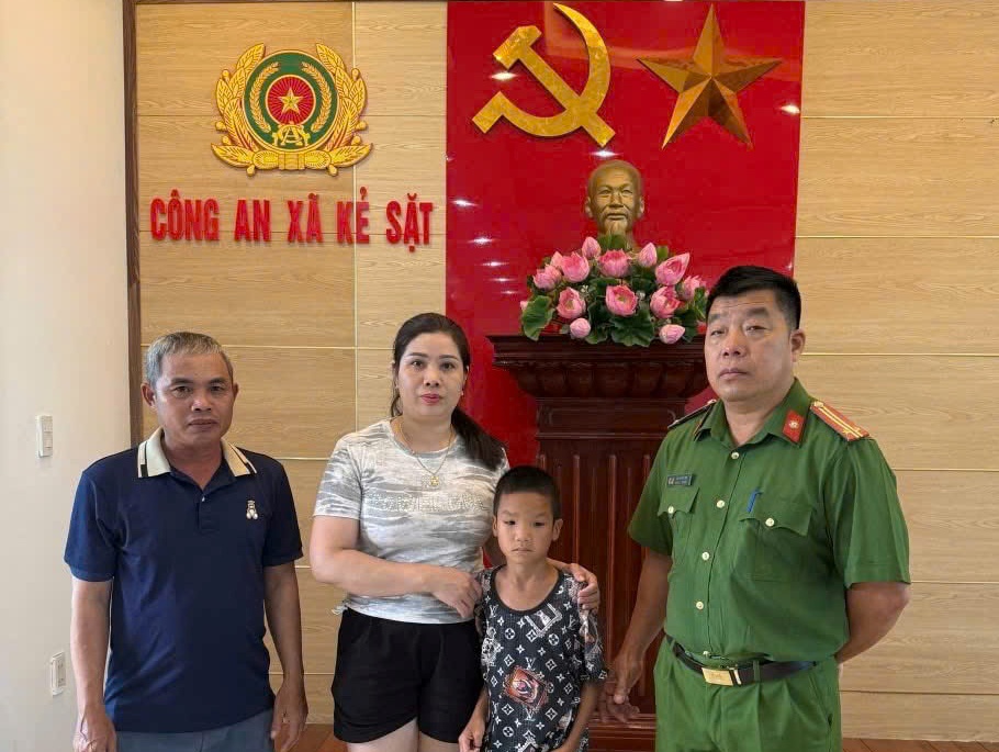 Người dân gửi thư cảm ơn Công an xã Kẻ Sặt đã đưa cháu bé đi lạc về với gia đình
